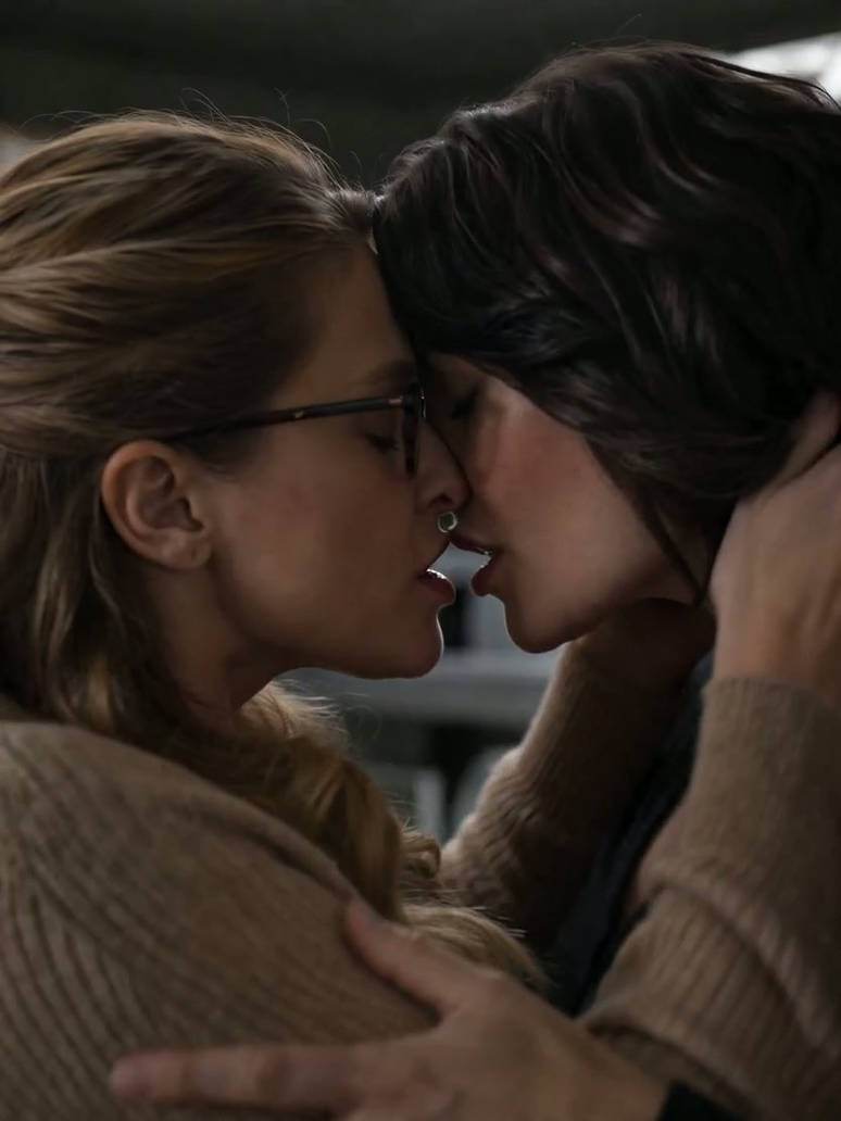 Intense Kalex kiss: Version 1 by Amanda69Devils on DeviantArt