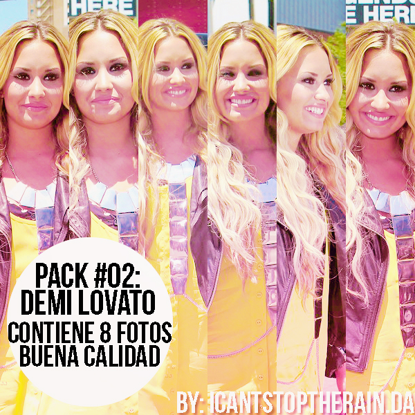 Pack 02 Candid Demi Lovato