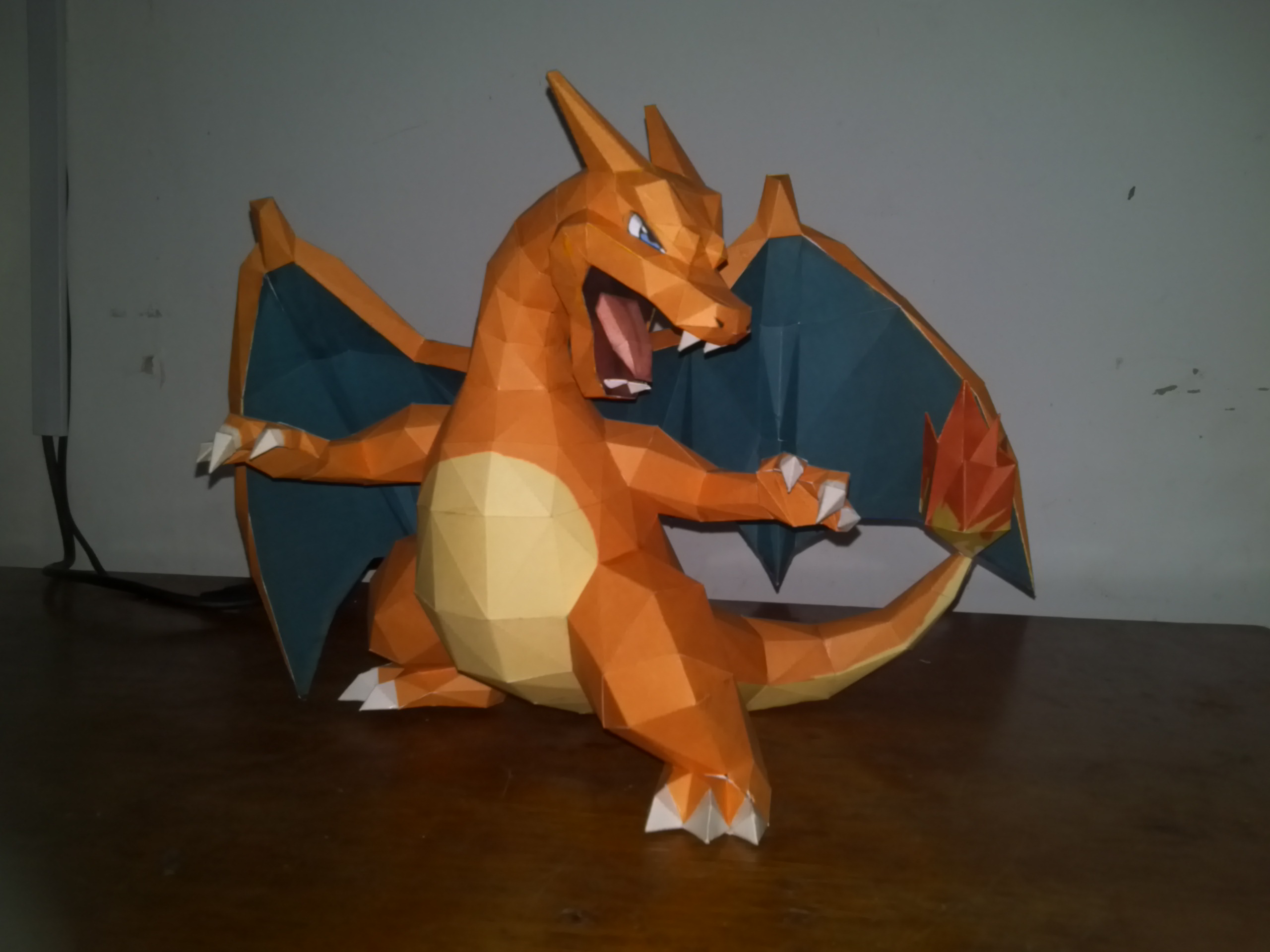 Charizard papercraft