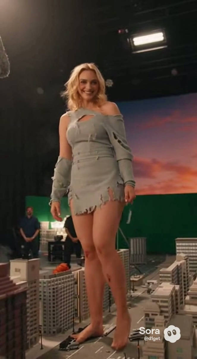 Filming A Giantess Movie - Tiny Guy Video by TheTinyDude1 on DeviantArt
