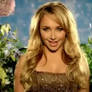 Hayden Panettiere Sings 'I Still Believe'