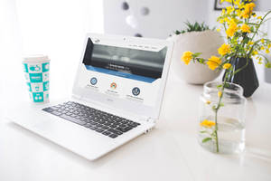 Website PSD Mockup on Laptop