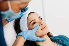 Cosmetologist in Juhu for Advanced Beauty Treatmen