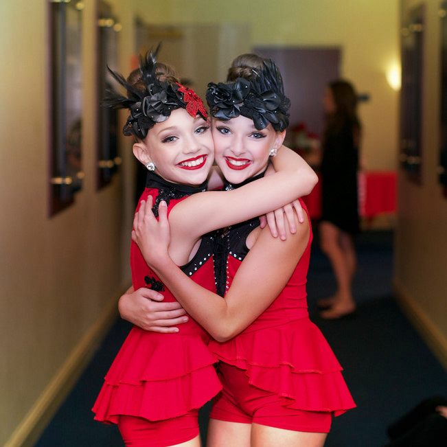 Maddie and kendall psd by britneylouisestyles on DeviantArt