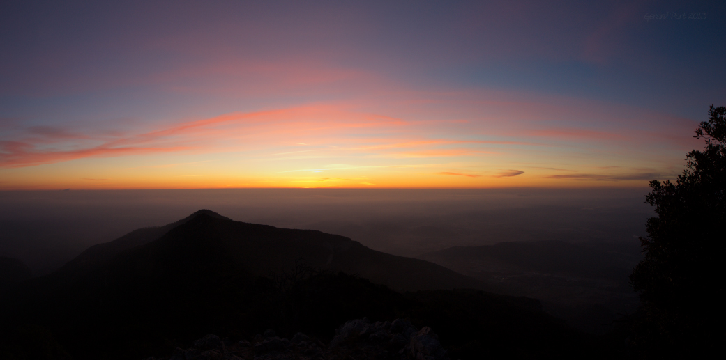 Amanecer en el monte.