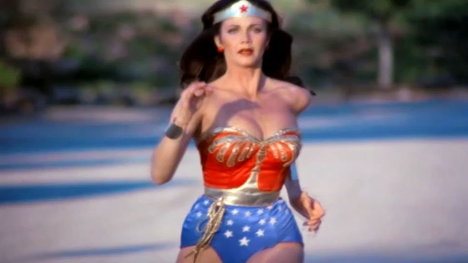 Wonder Woman, Bouncing Big Breasts