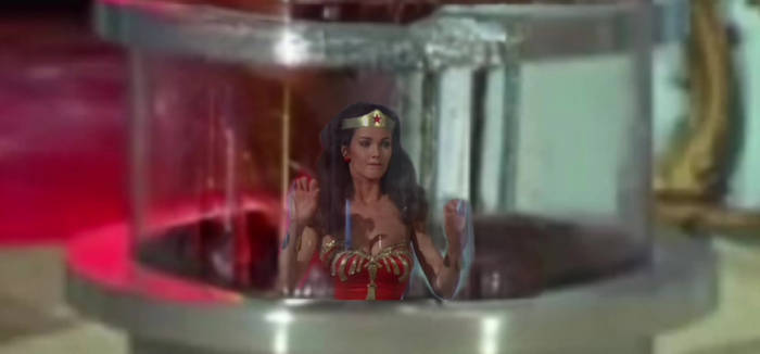 Lynda Carters Wonder Woman shrinks!!!