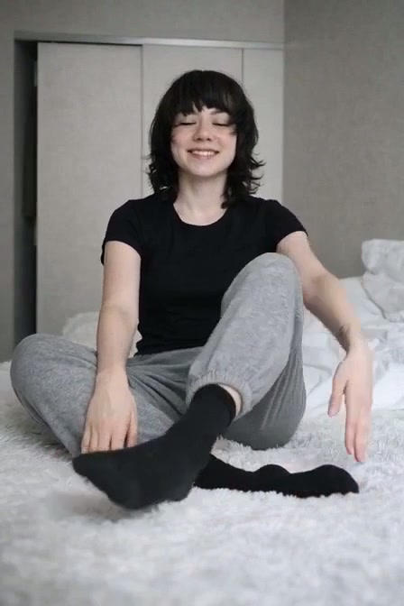 Androgynous girl - Foot by Insensatez0971 on DeviantArt