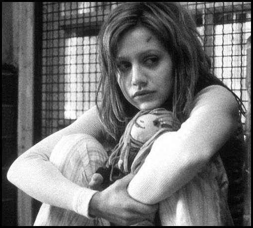 Только ей ни слова. Только ей ни слова. Не говори ни слова / don't say a word / 2001. Не говори ей что это я 1990. Только ей ни слова.