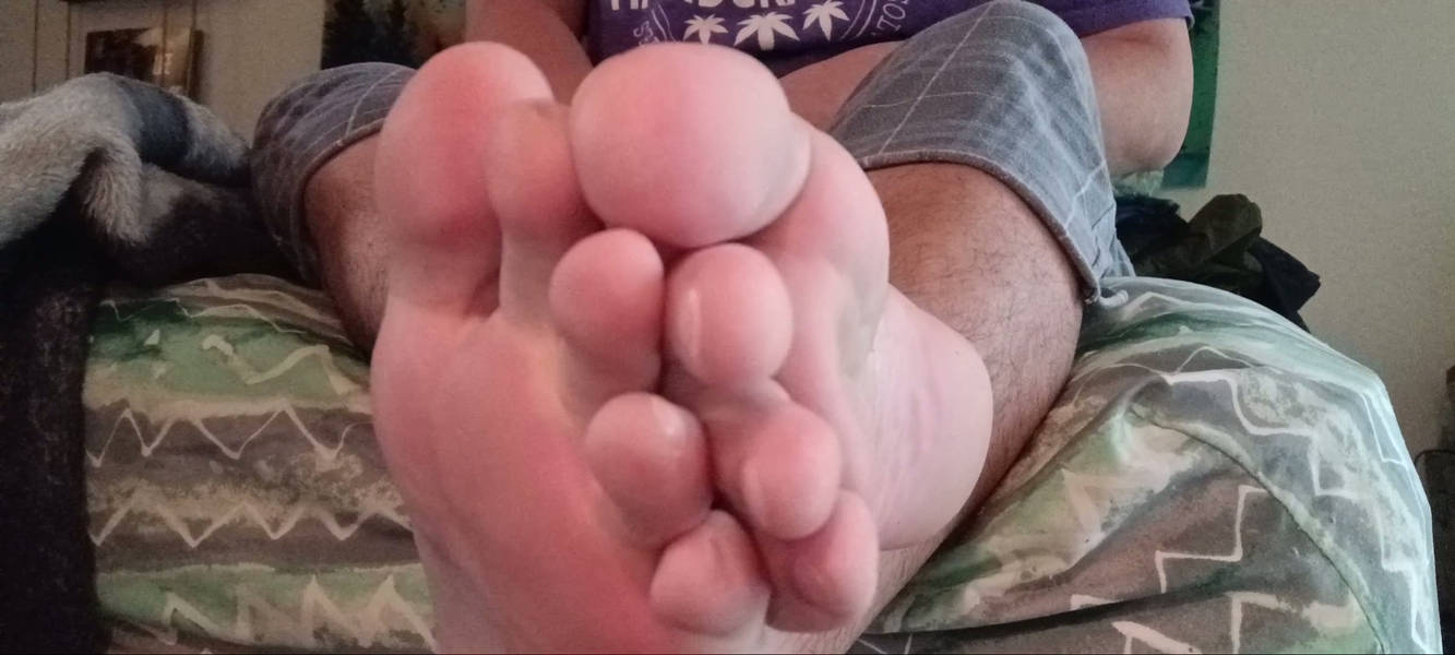 Soft sweaty feet in your face by barryfoote on DeviantArt