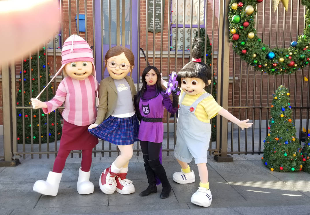 I as KGirl met Margo, Edith and Agnes Gru at USH by BerryViolet on