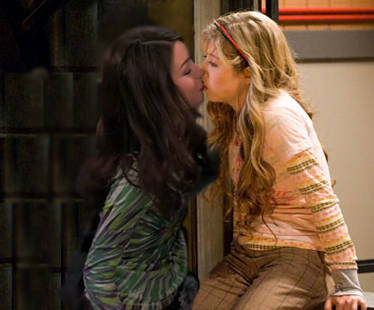 icarly beso lesbiana real