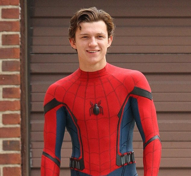 Человек но паук без него мы. Питер паркер человек паук тоби магуайр. Тоби магуайр человек паук. Человек паук приземление. Человек паук без него мы как без рук.