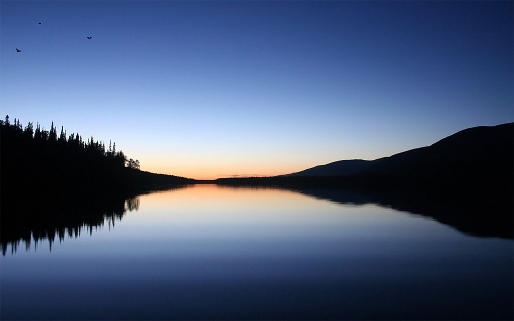 Peaceful Lake Screensaver