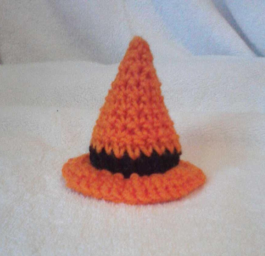 Crochet Mini Witch Hat pattern by 