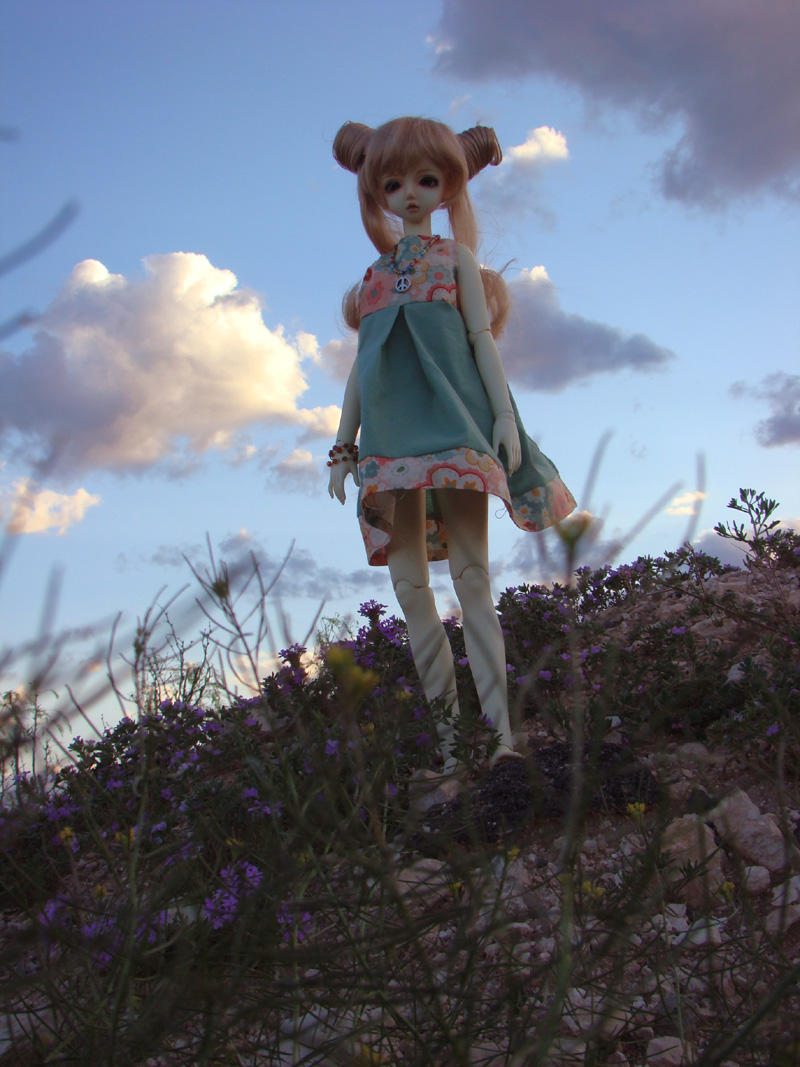 Caroline in the desert by skelly-jelly