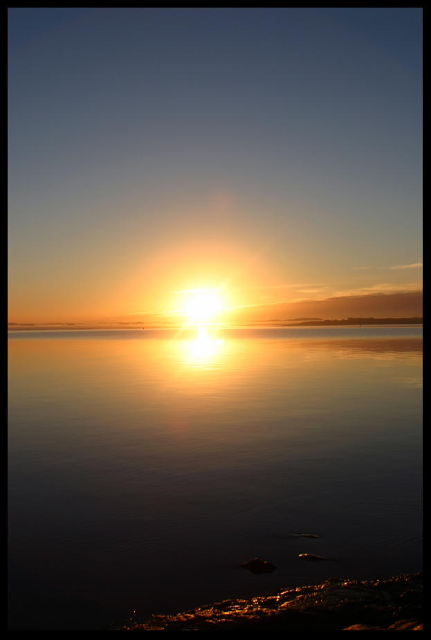 Sunset .All alone. by xsteenx