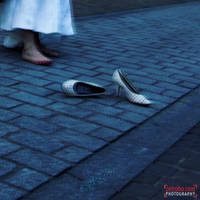 WHITE SHOES by cetrobo