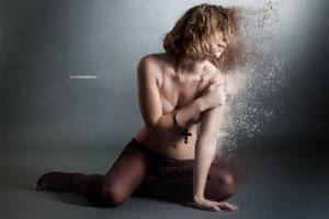Disintegration by zebisphoto