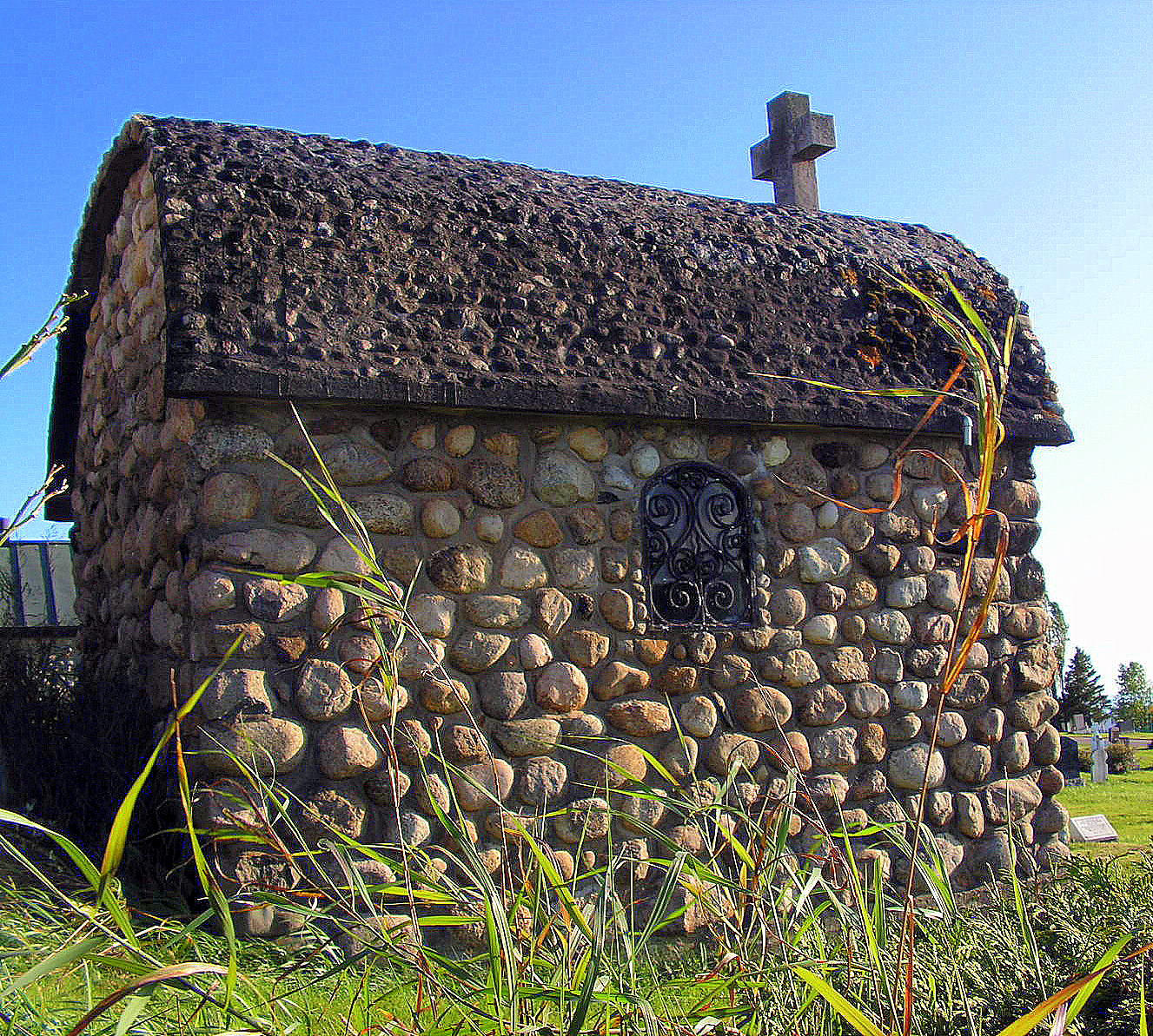 An Old Mausoleum by JocelyneR