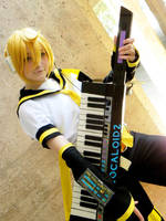 Vocaloid: Kagamine Len by SugarBunnyCosplay