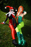 DC - Poison Ivy and Harley Quinn 02 by Itasil
