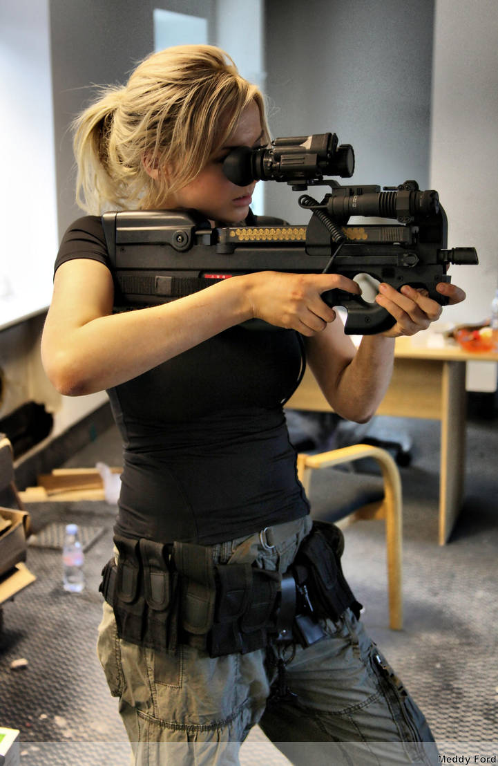 Meddy with P90 III by d3lf