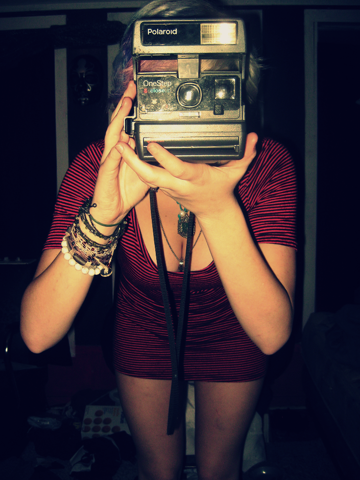 ShakeItLikeAPolaroidPicha. by JusticeJealousy