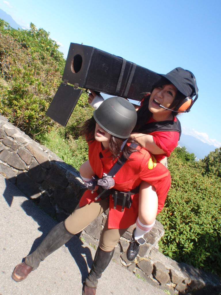 you credit the cosplayer(s)/model(s) and photographer (narmi89