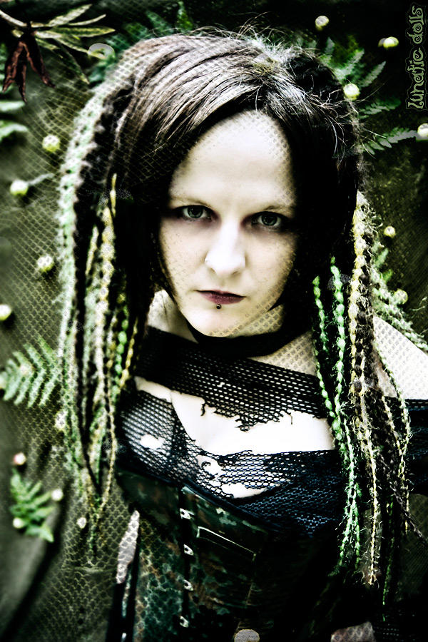 told tell no.1 by LunaticDolls