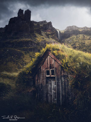 Icelandic turfhouse by streamweb Icelandic turfhouse by streamweb