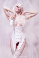 Snow white queen by Ophelia-Overdose
