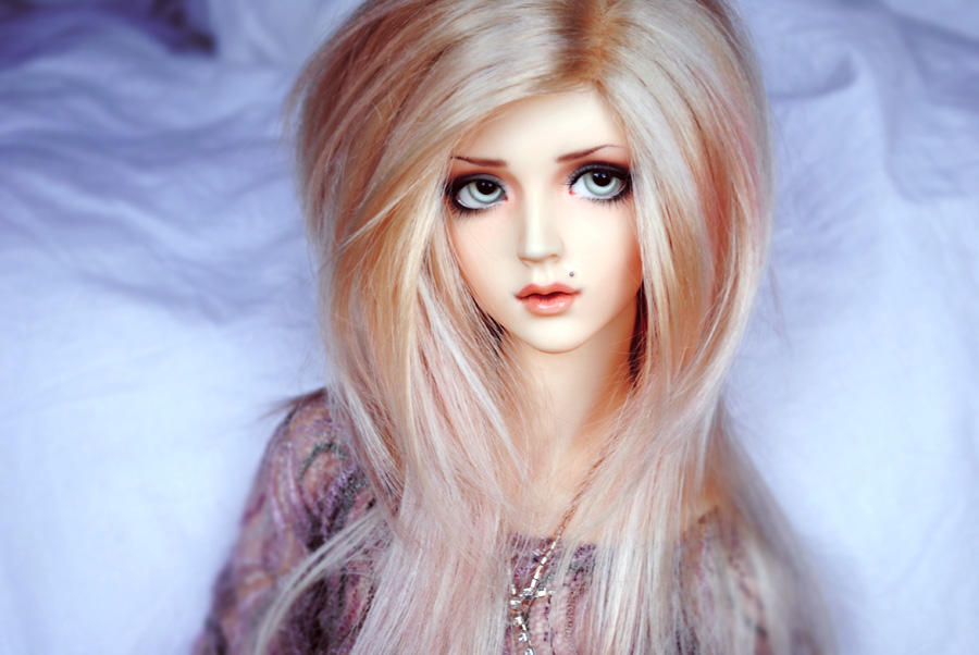 Izlazhi me. by Pindakees