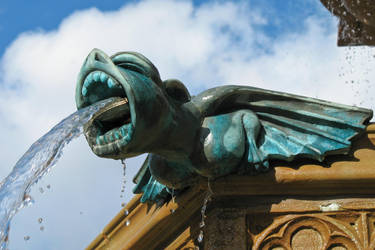 Fountain Gargoyle by Spinneyhead