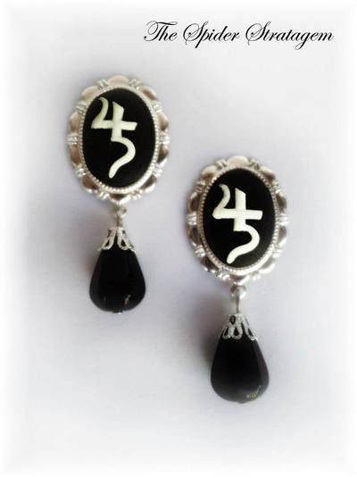 New stud earrings 'Sopor Aeternus' by TheSpiderStratagem