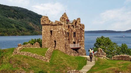 Scotland - Tower house of Urquhart Castle by pingallery