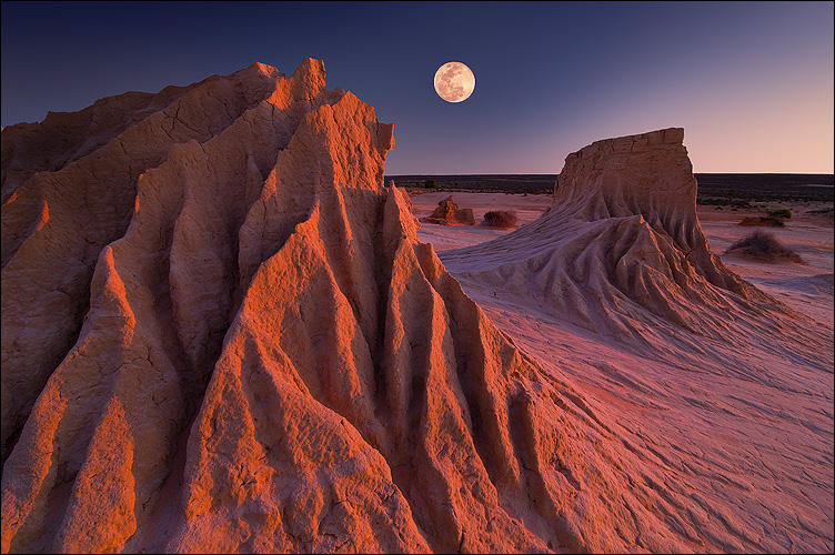 moonrise at mungo by elementality