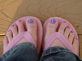 toes by warmsummreyes