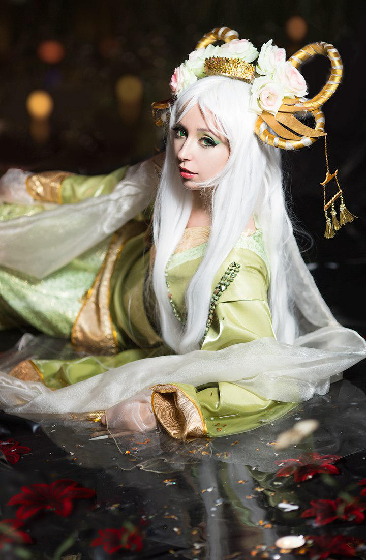 Phoenix, Petshop Of Horrors by Anita-Lust