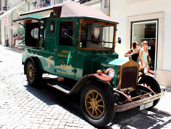 Lisbon 37 by danielcardoso