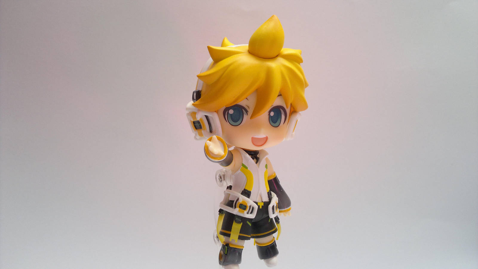 02 Len Kagamine Append - Nendoroid Photos (4) by ng9 on DeviantArt