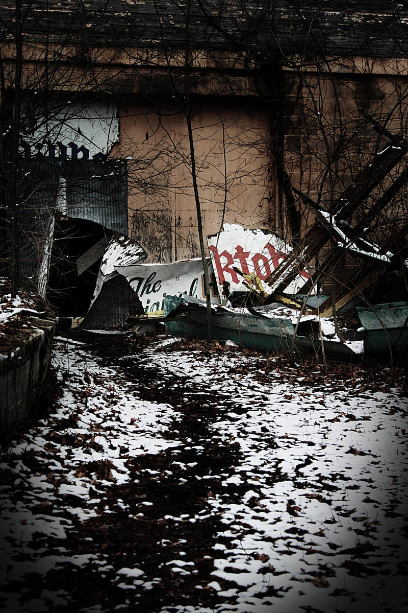 abandoned park 07 by aeiryn