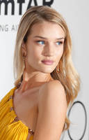 Emma Mackey is Margot Robbie's new Doppelganger by DreamAndFantasy on