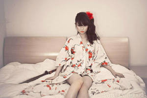 'on my bed' - yuyu red by arsilverfox