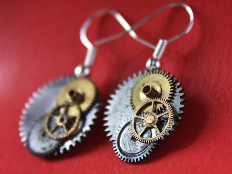 Steampunk earrings by Itti