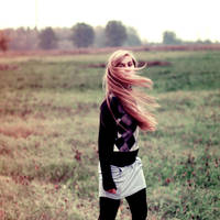 dancing hair by Zi0oTo