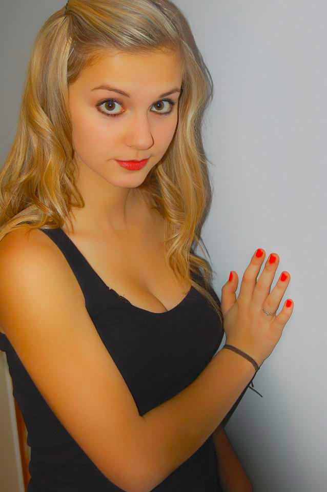 Model-ed Girl next-door by Ravelai