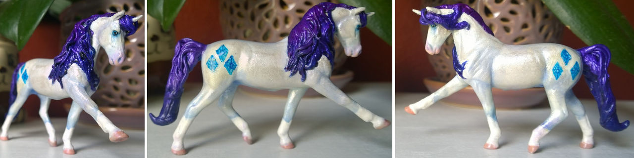 Rarity horse model by QueenAnneka