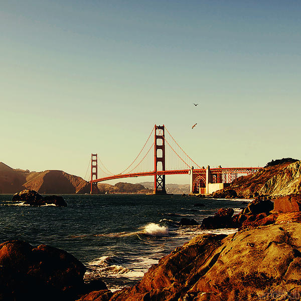golden gate bridge. by simoendli