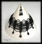 Moulin Rouge choker, earrings by Cayca